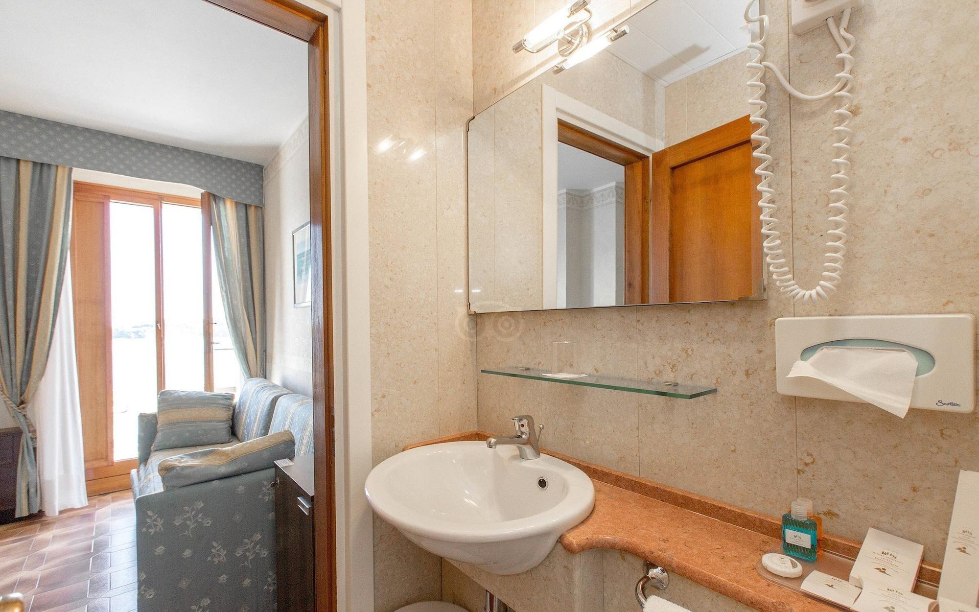 Royal Sporting Hotel Porto Venere Exterior photo